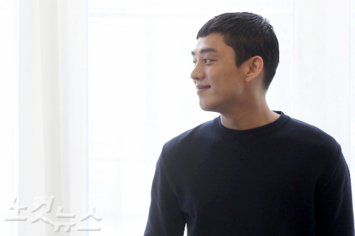 배우유아인이24일서울삼청동에있는한카페에서진행된CBS노컷뉴스와의인터뷰에앞서포즈를취하고있다.(사진=박종민기자)