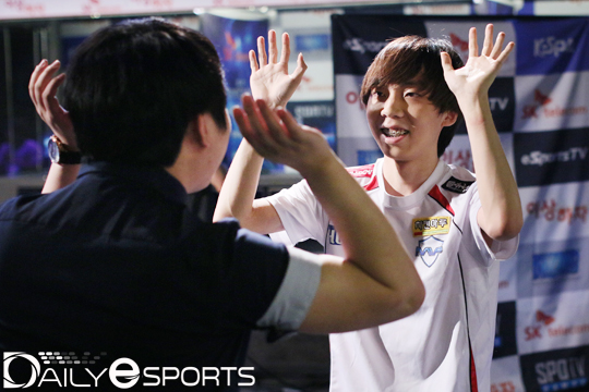 4세트에 출전해 이영호를 제압하고 팀에 승리를 안긴 MVP 현성민.