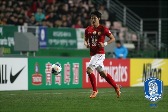 2012년여름부터중국슈퍼리그광저우헝다에서주전으로활약중인김영권은동아시안컵의유력한우승후보로중국을꼽으면서도중국선수들의약한정신력을공략하면충분히승산이있다고분석했다.(자료사진=대한축구협회)