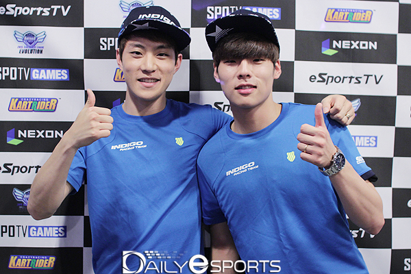 인디고 서주원 감독(왼쪽)과 문호준.