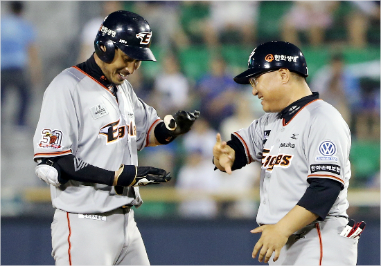 '그래도너때문에웃는다'한화는지난주2승4패로주춤했으나김경언(왼쪽)이완벽귀환으로그나마위안을삼았다.(자료사진=한화)