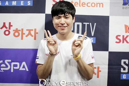 어윤수-정명훈 나란히 '조 1위'…IEM 게임스컴 8강 진출