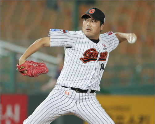 역대6번째로700경기에등판한강영식.(자료사진=롯데자이언츠)