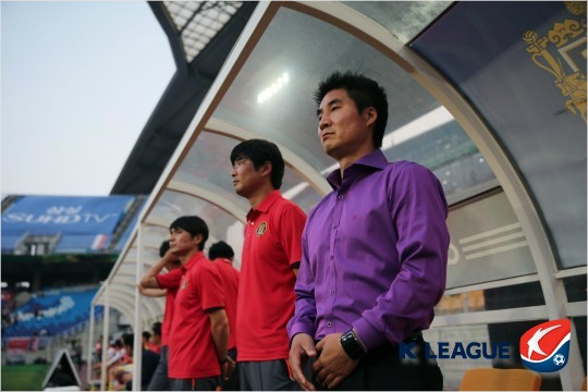 시즌중K리그클래식최하위대전시티즌의지휘봉을잡은최문식감독은FC바르셀로나(스페인)과같은빠르고공격적인축구를추구해성적상승과함께팬들로부터인기까지얻는다는구상이다.(자료사진=한국프로축구연맹)