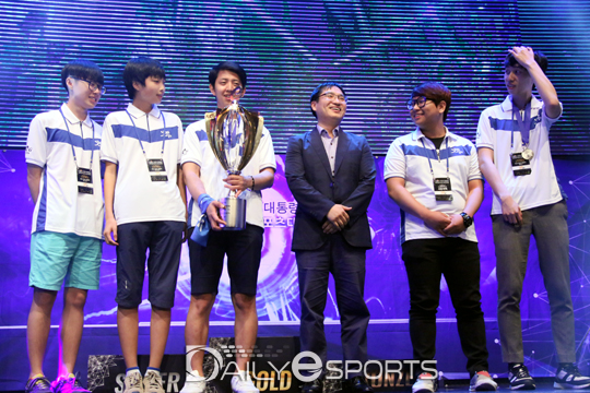 2015 KeG 종합우승을 차지한 경기도.