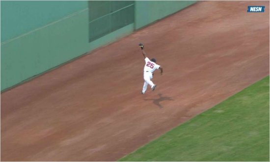 재키브래들리주니어의호수비.(홈페이지영상캡처)