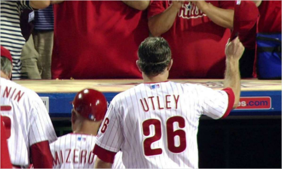 홈팬들에게작별인사를하는체이스어틀리.(홈페이지영상캡처)