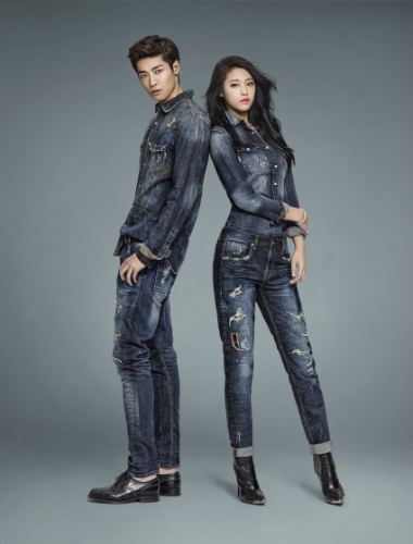 ‘대세’ 설현, 청바지 화보서 명품 몸매 과시