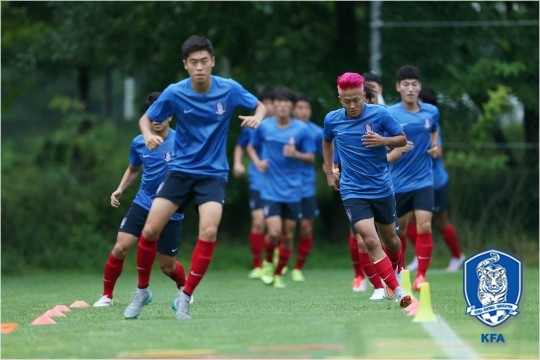 17세어린나이에스페인프리메라리가바르셀로나2군팀으로승격한이승우는주위의큰기대만큼세계적인선수로성장하겠다는자신감도상당하다.(자료사진=대한축구협회)