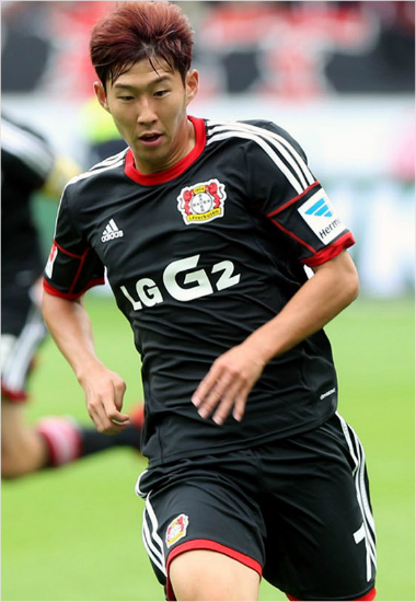 독일분데스리가바이엘레버쿠젠에서활약하는국가대표공격수손흥민은3000만유로(약409억원)의이적료에잉글랜드프리미어리그토트넘으로이적을눈앞에뒀다.(자료사진=LG전자)