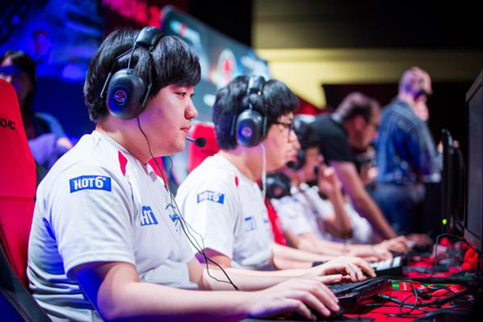 MGA 2015 우승을 차지한 MVP 블랙.(사진=ESL 트위터 발췌)