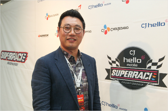 '문화전문가'를자처하는CJ그룹은불모지나다름없던국내모터스포츠에꾸준한관심과투자로아시아유일의스톡카경주대회인'CJ슈퍼레이스'를아시아최고의모터스포츠대회로만든다는계획이다.사진은김준호CJ슈퍼레이스조직위원장.(자료사진=CJ슈퍼레이스)