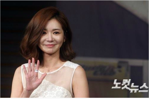 배우장서희가31일오후서울상암동MBC신사옥에서열린MBC주말드라마‘엄마’제작발표회에참석해포토타임을갖고있다.사진=황진환기자