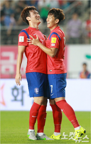 라오스전의8-0승리는해트트릭을기록한손흥민은물론,울리슈틸리케감독부임후많은골이터지지않았던축구대표팀에도분명한호재다.박종민기자