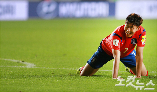 잉글랜드프리미어리그토트넘핫스퍼로이적한손흥민은새팀합류전기록한A매치해트트릭으로분명한자신감을얻었다고기뻐했다.박종민기자