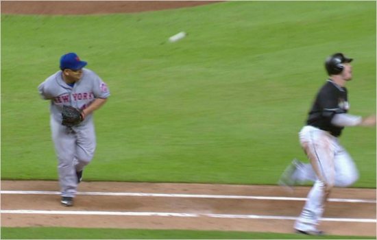 바톨로콜론의비하인드백송구.(홈페이지영상캡처)