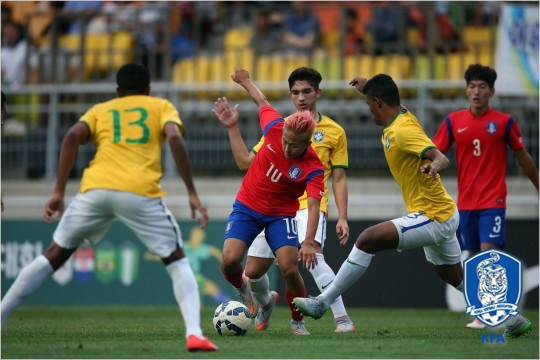 소속팀의징계로2013년부터공식경기에출전하지못하는이승우는오랜만에뛴90분풀타임경기에체력적인부담이없지않았다고솔직하게털어놨다.(자료사진=대한축구협회)