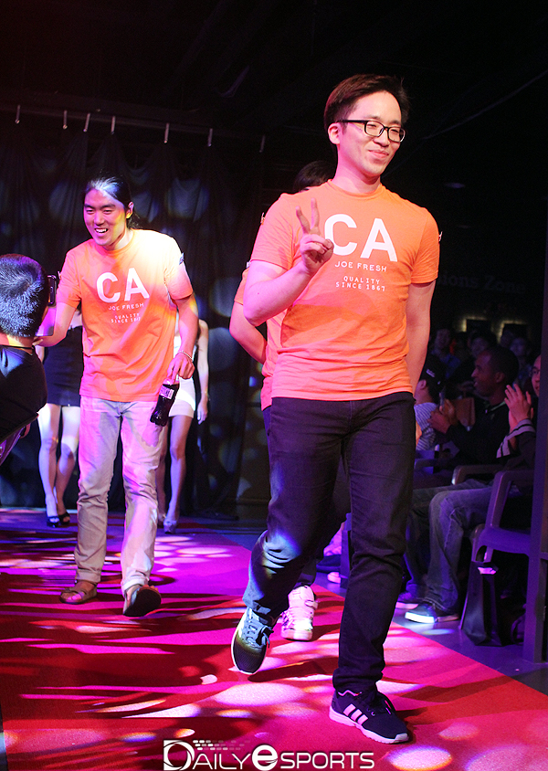 팬들과 호흡하며 여유로운 모습을 보여준 조프레시 레제렉션.