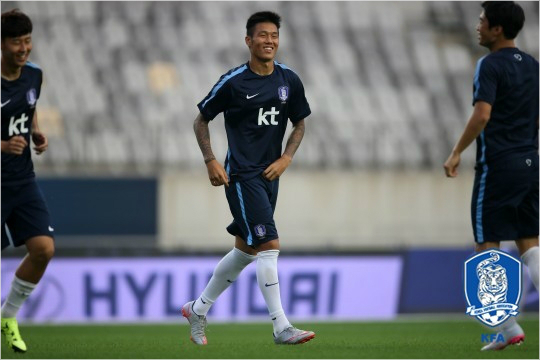 5년만에대표팀에복귀해인상적인활약을펼친석현준(가운데)은안면복합골절로3개월가량그라운드에나설수없는'슈틸리케황태자'이정협을대체할가장유력한후보다.(자료사진=대한축구협회)