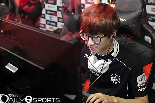 에이스 결정전 팀 106은 당연히 유영혁을 내세웠다.