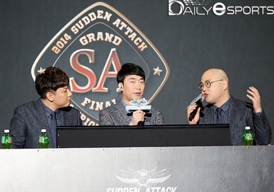 10년 동안 서든어택 중계진 자리를 지켰던 온상민 해설 위원(오른쪽).