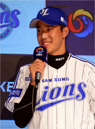 15일삼성과계약금2억8000만원에계약한경북고우완최충연.(자료사진=삼성라이온즈)