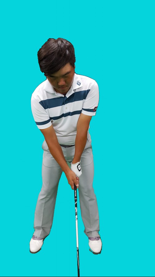 ▲정확한손위치는왼손옆날이몸의중앙이아닌왼쪽허벅지안쪽면과평행한상태다.