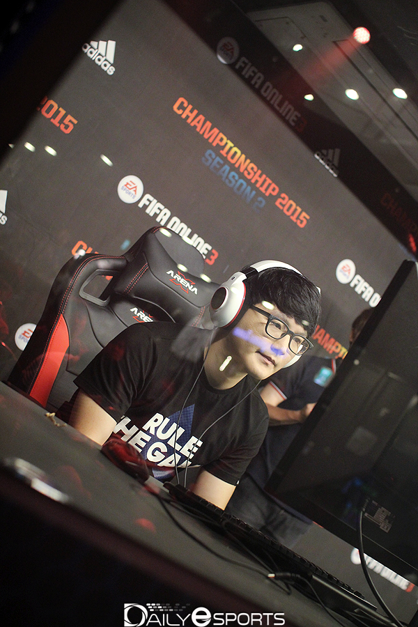 선제골을 성공시킨 뒤 여유를 되찾은 양진협.