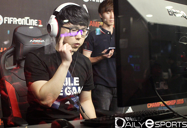 1세트를 승리한 뒤 2세트에서도 선제골을 먼저 넣은 양진협.