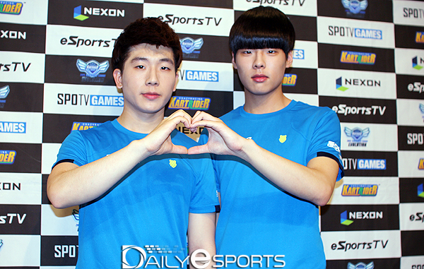 강석인(왼쪽)과 문호준.