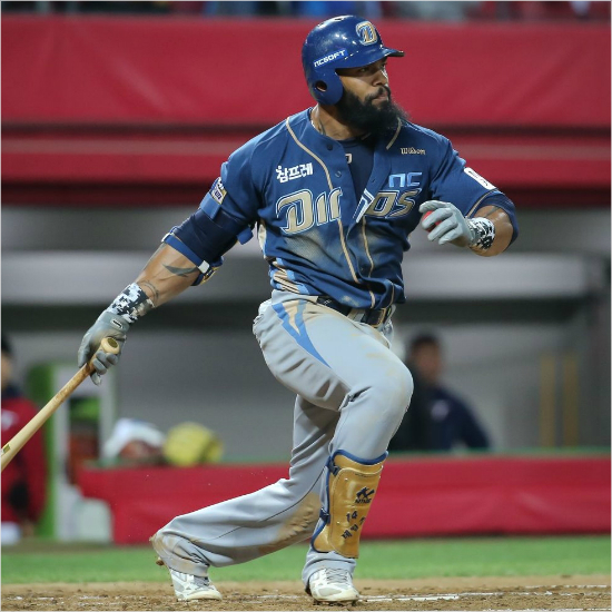 '못하는게뭐니?'2015년을KBO리그역사에남을어마어마한시즌으로장식하고있는NC외국인타자에릭테임즈.(자료사진=NC)