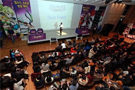 이런 대형 쇼케이스까지 다양한 행사를 준비한다