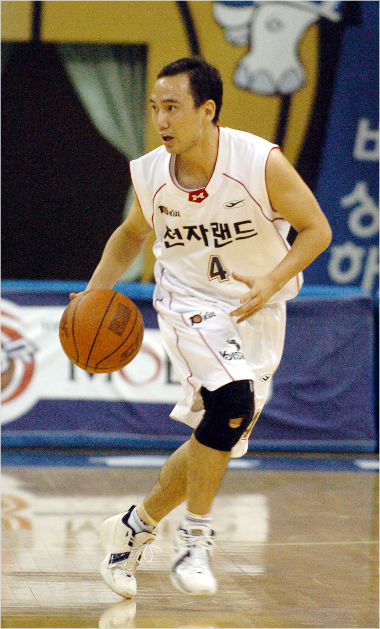 인천전자랜드의김태진코치의현역시절(사진제공/KBL)