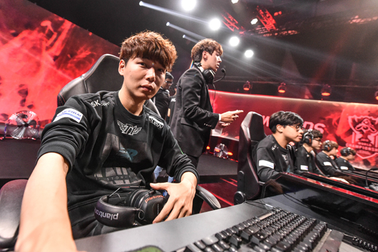 LoL 세계 최강을 가린다! 2015 롤드컵 16강 2일차 현장스케치(2)