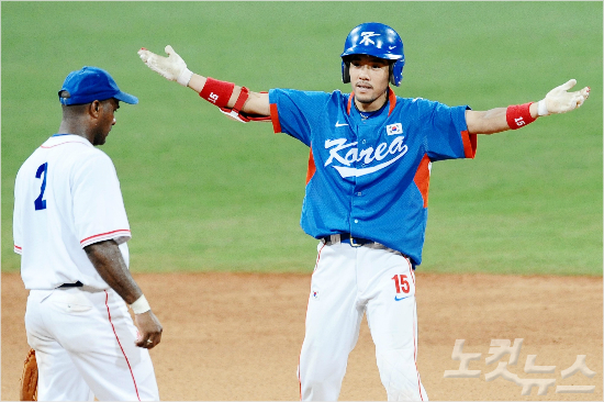 '쿠바?또깨준다'한국야구대표팀이다음달아마추어최강쿠바와7년만에맞붙는다.사진은마지막맞대결이었던2008년베이징올림픽결승당시이용규의모습.(자료사진)