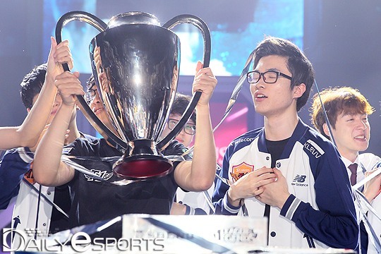 SK텔레콤, EDG 또 잡고 롤드컵 전승 이어갈까