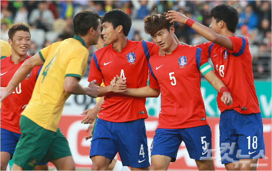 9일오후경기도화성종합경기타운에서열린축구올림픽대표평가전대한민국과호주의경기전반전,연제민이팀의두번째골을성공시킨뒤기뻐하고있다(사진=노컷뉴스박종민기자esky0830@cbs.co.kr)