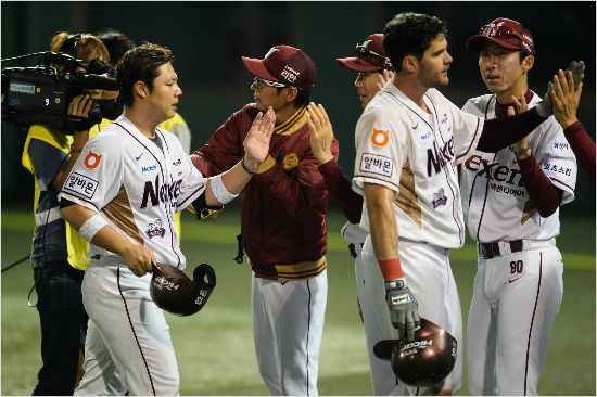 와일드카드결정전을어렵게한경기로끝낸넥센.(사진=넥센히어로즈제공)