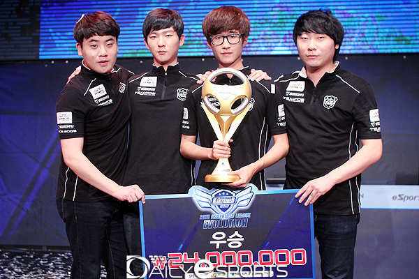 팀106 이은택, 김승태, 유영혁, 조성재(왼쪽부터).