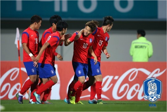 독일분데스리가바이엘레버쿠젠에서활약하는류승우(등번호10번)는12일이천종합운동장에서열린호주와올림픽축구대표팀평가전에서후반교체투입4분만에골맛을보며분명한'해결사'능력을선보였다.(자료사진=대한축구협회)