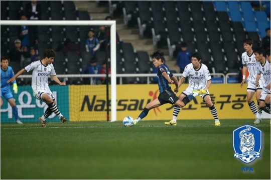 결승골의주인공인천윤상호의슈팅장면(사진제공/대한축구협회)
