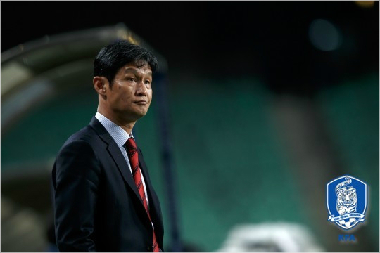지난시즌에이어2년연속FA컵결승에오른서울의최용수감독은서울출신선수의출전제한조항을일시해지해달라는김도훈감독의요청을단호하게거절했다.(자료사진=대한축구협회)