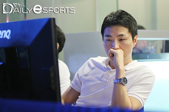 브로커 혐의로 구속된 박외식 감독.