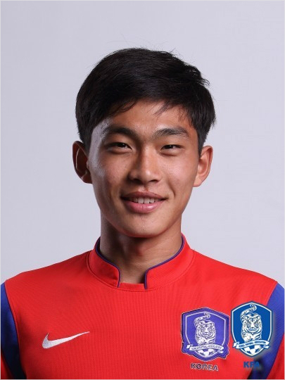 2015국제축구연맹(FIFA)17세이하(U-17)월드컵에나선U-17축구대표팀수비수최재영(포항제철고)은브라질과조별예선1차전도중오른쪽무릎십자인대파열부상을당해잔여경기에나설수없게됐다.(자료사진=대한축구협회)