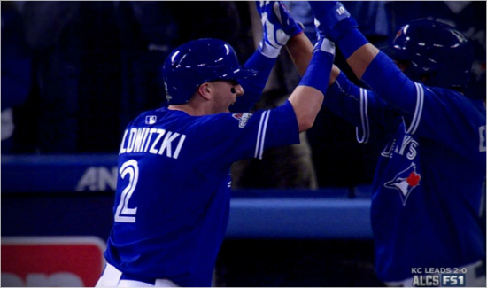 홈런을치고기뻐하는트로이툴로위츠키.(홈페이지영상캡처)