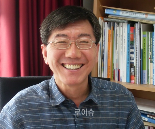 ▲성남시초대시민옴부즈만으로선정된윤석인전희망제작소소장.(사진제공=성남시)