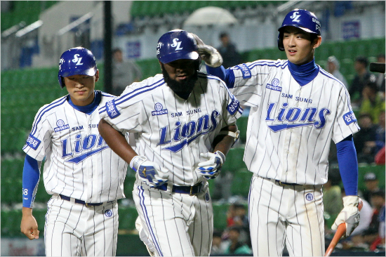 "우리는타선이더강하다고."삼성타선은2년연속팀타율3할을돌파하는등리그최고다.(사진=삼성라이온즈)