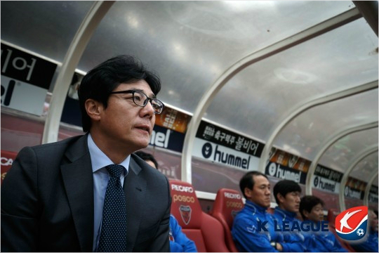 2011년부터포항의지휘봉을잡았던황선홍감독은올시즌을끝으로재충전의시간을가진다.(자료사진=한국프로축구연맹)