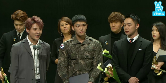 (왼쪽부터)김준수,김재중,박유천(사진=네이버V앱)