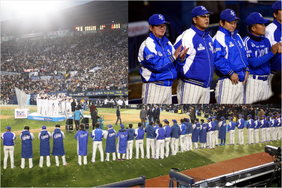 '축하해요'류중일감독등삼성코칭스태프(오른쪽위)와선수들이10월31일두산과한국시리즈5차전에서졌지만상대우승시상식때도열해축하해주는모습.(잠실=삼성라이온즈)